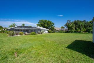 Blue Diamond Bungalow Pool and Spa - Cape Coral - 3