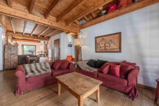 Spacious loft on pedestrian street with views - 9