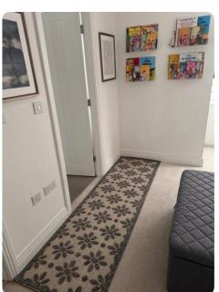 Bedroom in West Sussex with locks,Private Bathroom & Free Parking - Pulborough - 2