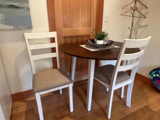 A Seaside Jacuzzi Escape in Parksville, BC, Canada - 1