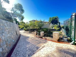 Oasis Escape Villa Loutraki - Loutraki - 1