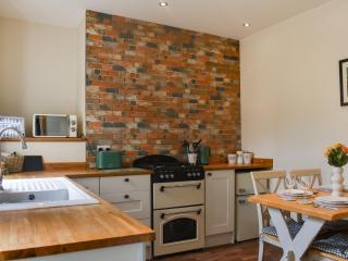 Roundabout Cottage - Settle - 4