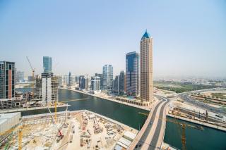Elegant Escapes - Lavish 1B,Dubai Water Canal View - Dubai - 1