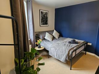 2 bedroom spacious flat - Gloucester - 3
