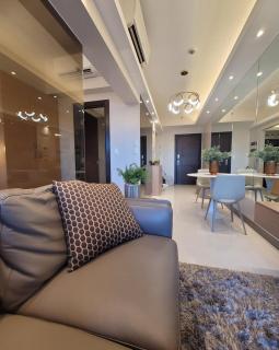 Uptown Parksuites Tower 2 BGC - Staycations Up Above 9 - Manila - 3