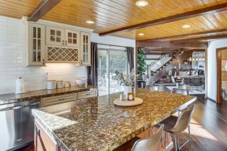 Lake Arrowhead Cabin 4 Decks, Game Room and More! - Lake Arrowhead - 1