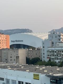 Appartement 2 chambre et grand séjour 100m2 a 5 min du stade VELODROME - Marsiglia - 0