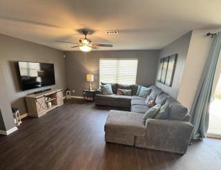 New Bama Retreat Sleeps 8 - Tuscaloosa - 8