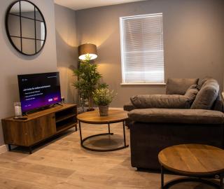 Comfortable 3 bed house in central location, Stevenage - Stevenage - 0