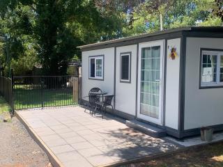 Blue Sapphire Pet Friendly Studio - Glen Innes - 8