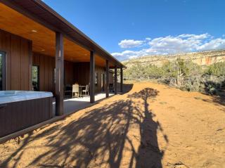 The Hideout, Hot Tubbin' & Zion Lovin - Orderville - 8
