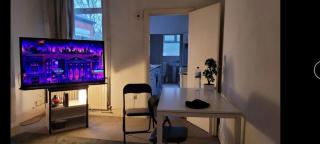 Three Bedroom House in Quiet Road near City Centre - 1