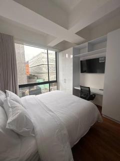Modern Hotel Apartment with Dedicated Workspace - 0