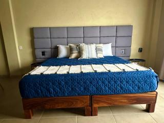 Lolitas Suites 304 - 0