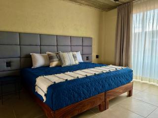 Lolitas Suites 304 - 8