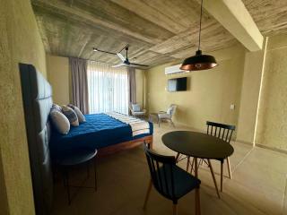 Lolitas Suites 304 - 5