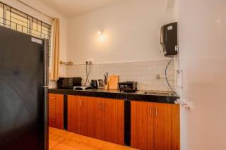 B203 Bright and Airy Beachside Oasis - 30 Secs to Pool, 10 Mins to Beach - 5