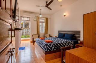 B203 Bright and Airy Beachside Oasis - 30 Secs to Pool, 10 Mins to Beach - 1