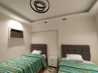 luxurious Downtown House near airport and Malls - Cairo - 3