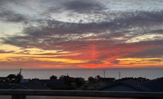 Panoramic Ocean Views With 3 King Beds, 2 Units, Firepit And Fireplace! - Bodega Bay - 9