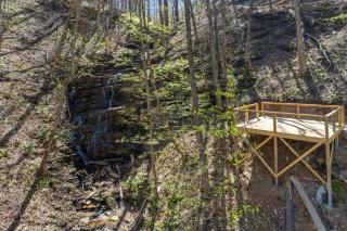 Lullaby Falls- Hot Tub, WIFI, Near 75 ft Waterfall, Free Attraction Tickets!!! - 9