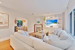 Stunning Historic Villa with Jacuzzi Heated Pool and Resort style Backyard - Miami - 6