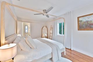 Stunning Historic Villa with Jacuzzi Heated Pool and Resort style Backyard - Miami - 3