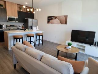 Modern New Townhome at the Hub a few miles to Disney - 5