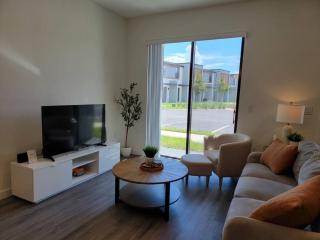 Modern New Townhome at the Hub a few miles to Disney - 1