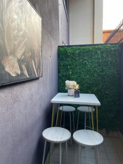 Compton Street Apartment - 5