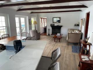 Emerald Tide Retreat - Hog Bay - 0
