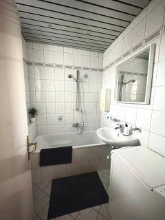 3 Zimmer-Küche- Balkon-Parkplatz - Fürth - 4