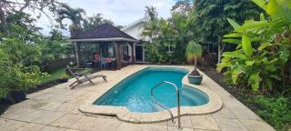 Villa élégante avec piscine à Saint-Paul, Réunion, vue sur mer - Le Bois de Nèfles - 6