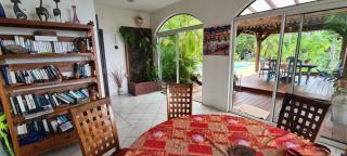 Villa élégante avec piscine à Saint-Paul, Réunion, vue sur mer - Le Bois de Nèfles - 5