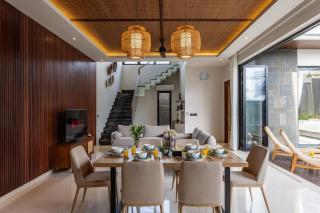 NEWY BUILT 6BD Umalas Villa with Two Pvt Pools - Kerobokan - 3