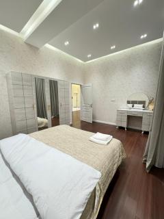 Central Baku, Steps from the Metro - 8