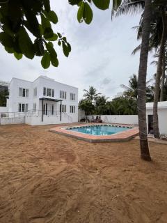 ecrlondonvilla - Chennai - 9