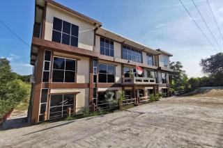 OYO 94248 Hotel Majest - Nyerakat - 9