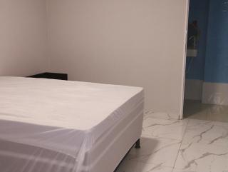 Sr & Sra white - 5