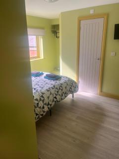 Tumbledown Hotel - 1
