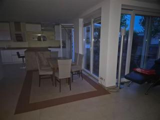 Bungalow, Uneinsehbar, 8 Personen maximal, 3 Personen oben, 5 unten - Eschborn - 5