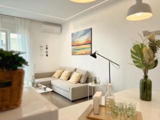 Acropolis area 6 min walk to metro and Ancient sites - 4