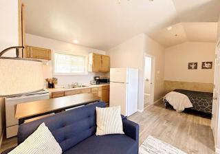 Cozy Studio Close to Ferry - 4