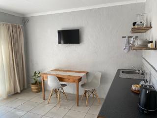 Fynbos cottage - 1