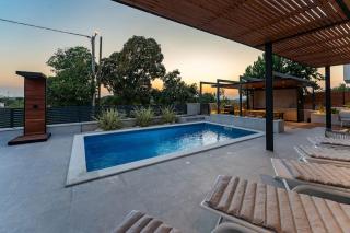 The Light On The Hill - 80m2 luxury apartment with private pool - Vinkuran - 5