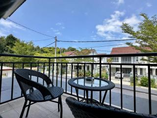 Desaru -- Semi-D, KTV, Mahjong, Games 5BR4B 18-20pax by Cowidea - 5