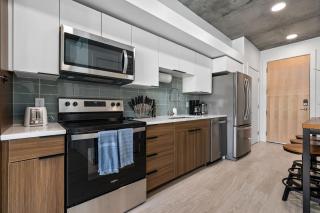 Best Amenities Pool Htub Gym Pking Downtown Views - Salt Lake City - 9