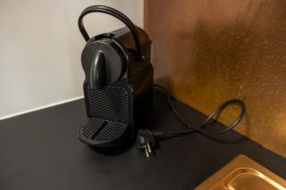 White Marble in Black Pearl Chic City Centre - 5