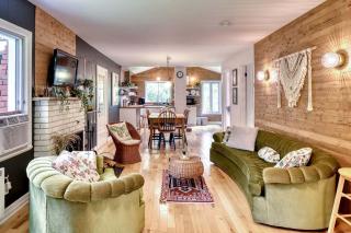 Le Chickadee Chalet, Near Mont-Tremblant, River & Beach View, Wooded Area - 9