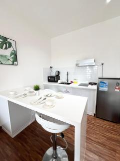 K Avenue DELUXE STUDIO 4-5PAX 5MIN TO KKIA - Donggongon - 0